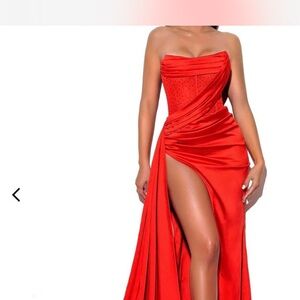 Stunning Strapless Red Wedding Dress